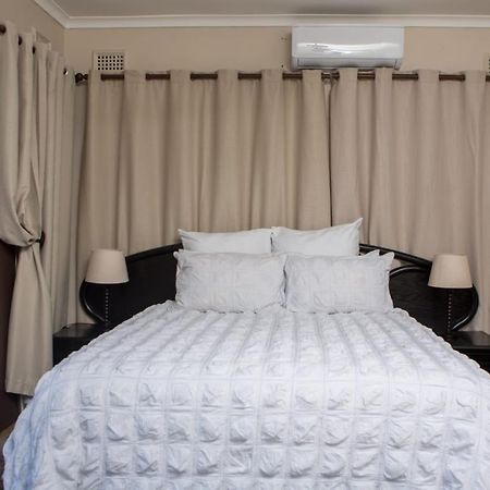Dyna Guest House Durban Esterno foto