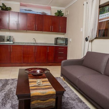 Dyna Guest House Durban Esterno foto