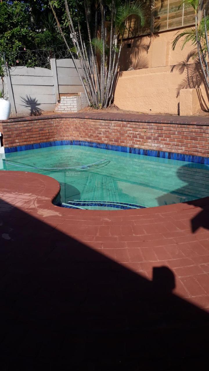 Dyna Guest House Durban Esterno foto